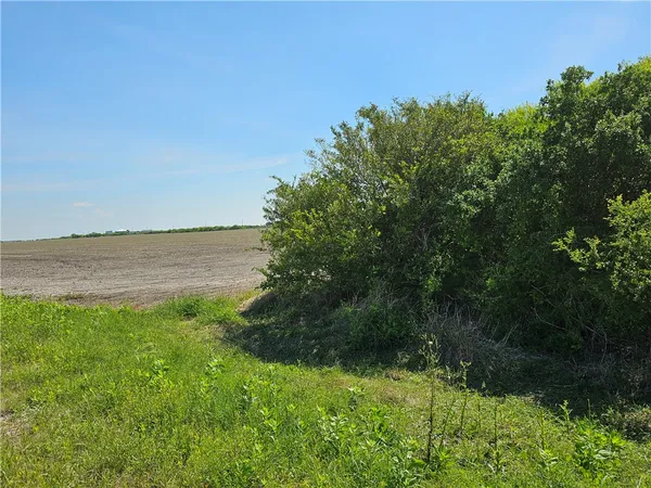 $32,500 | 2106 3rd Street, Bayside, TX 78340