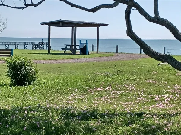 $32,500 | 2106 3rd Street, Bayside, TX 78340