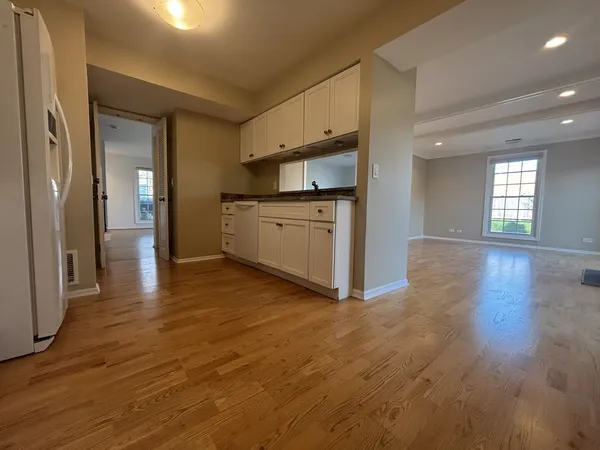$499,000 | 1414 Pebblecreek Drive, Glenview, IL 60025