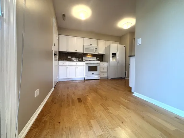 $499,000 | 1414 Pebblecreek Drive, Glenview, IL 60025