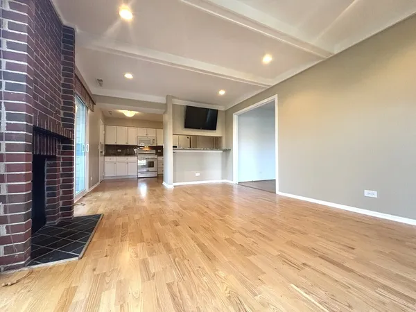 $499,000 | 1414 Pebblecreek Drive, Glenview, IL 60025