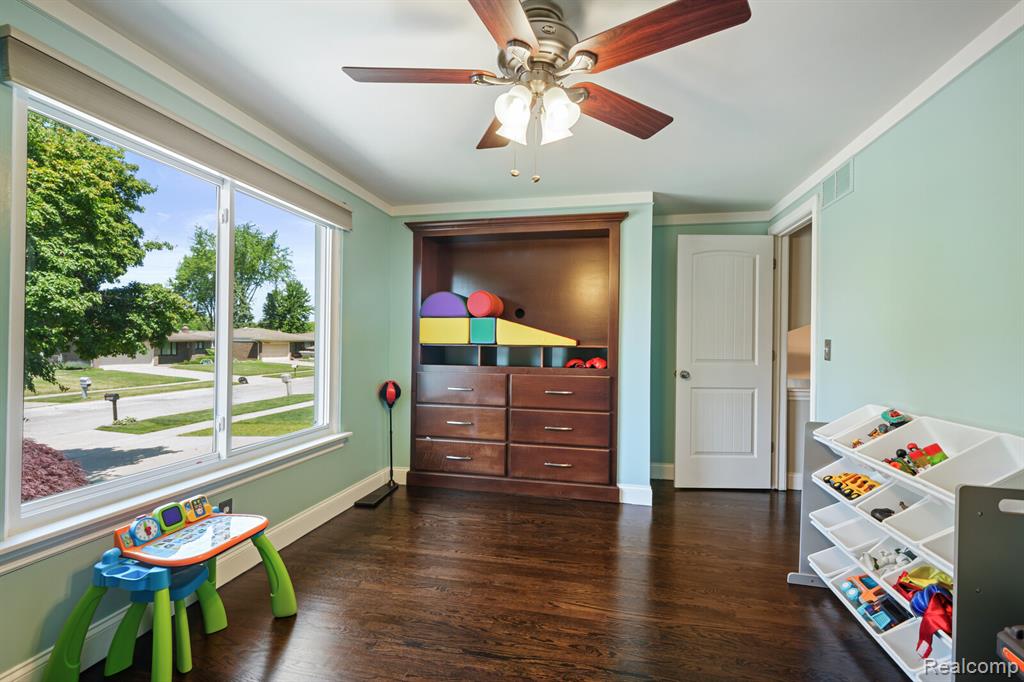 47470 Barbara Road Macomb, MI 48044 - Photo 16 of 31