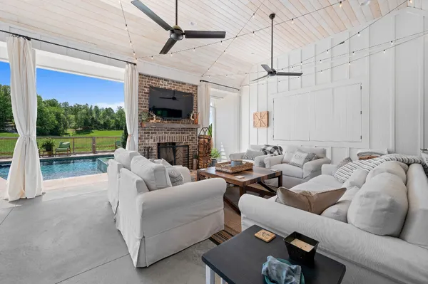 $1,399,900 | 1912 Joppa Road, Walling, TN 38587