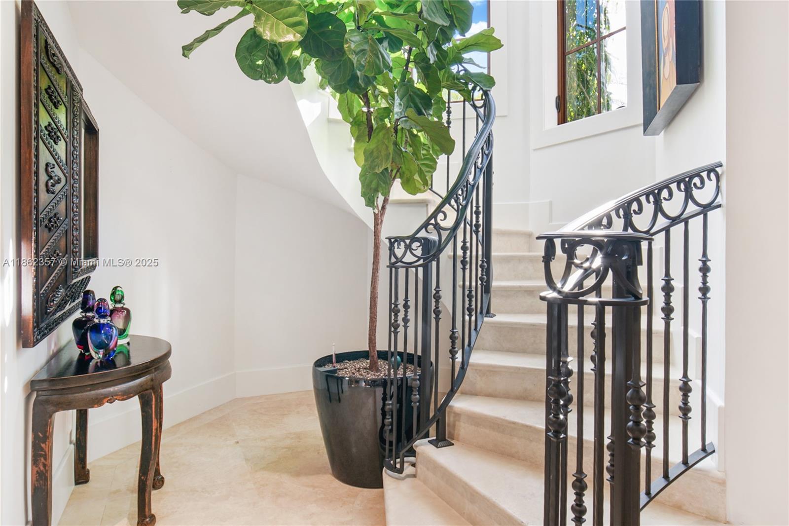 365 Gulf Road Key Biscayne, FL 33149 - Photo 12 of 29 a view of entryway