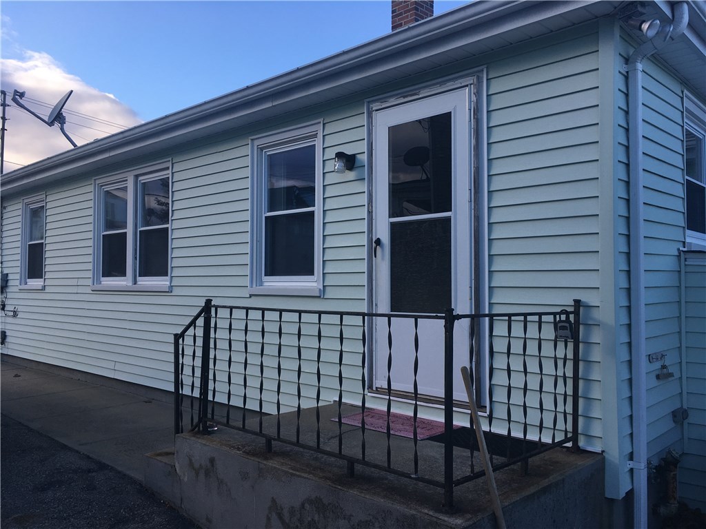 141 Tower Street Westerly, RI 02891 - Photo 4 of 23 Gallery Image 4