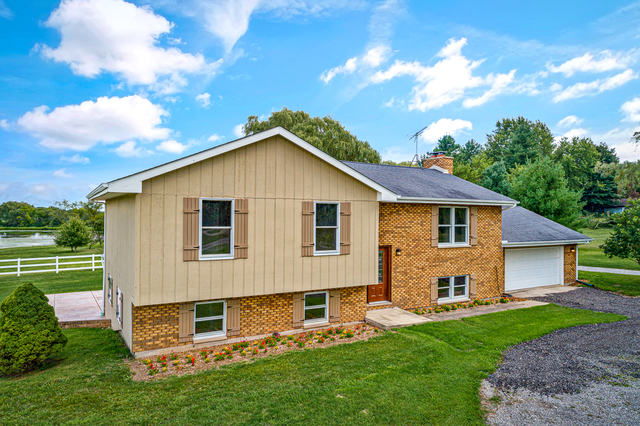 1908 North Menge Road Marengo, IL 60152 - Photo 2 of 33