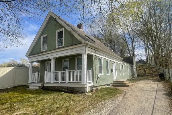 $339,900 | 42 East Main Street, Webster, MA 01570