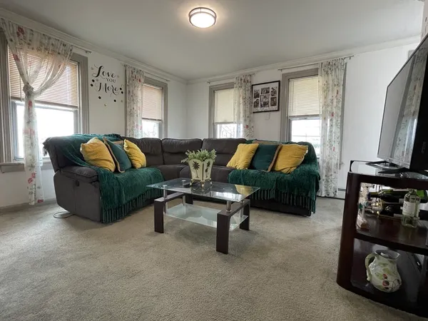 $339,900 | 42 East Main Street, Webster, MA 01570