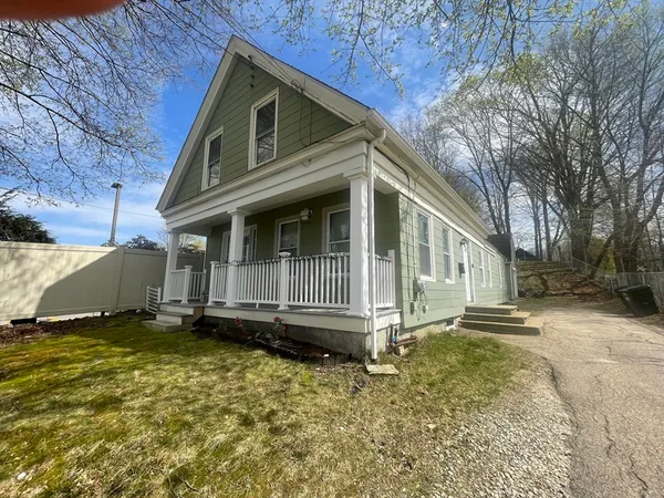 $339,900 | 42 East Main Street, Webster, MA 01570