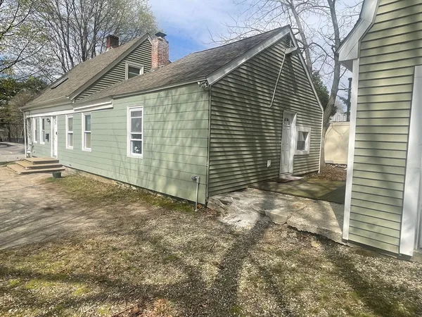 $339,900 | 42 East Main Street, Webster, MA 01570