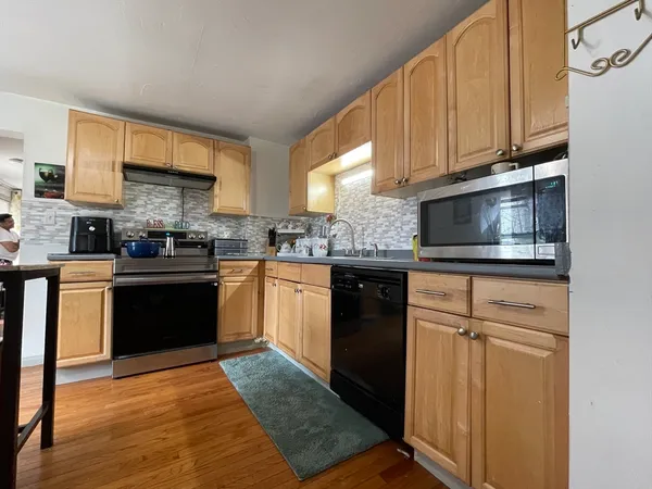 $339,900 | 42 East Main Street, Webster, MA 01570
