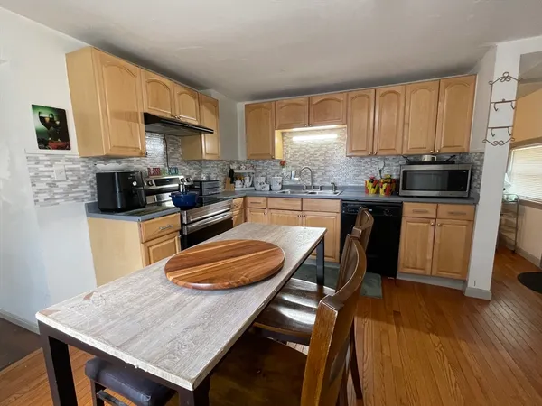 $339,900 | 42 East Main Street, Webster, MA 01570