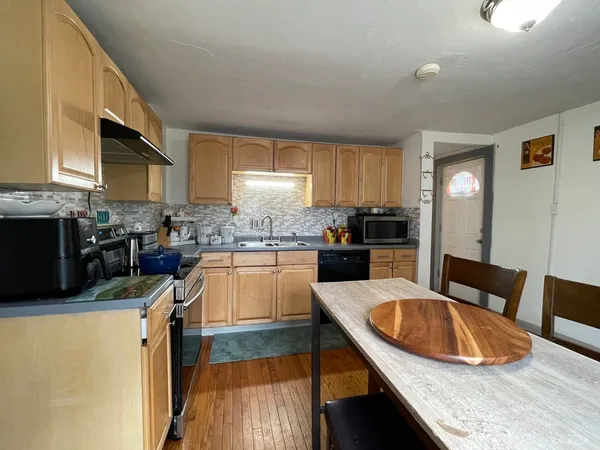 $339,900 | 42 East Main Street, Webster, MA 01570
