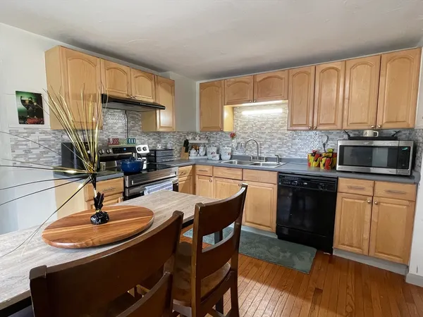 $339,900 | 42 East Main Street, Webster, MA 01570