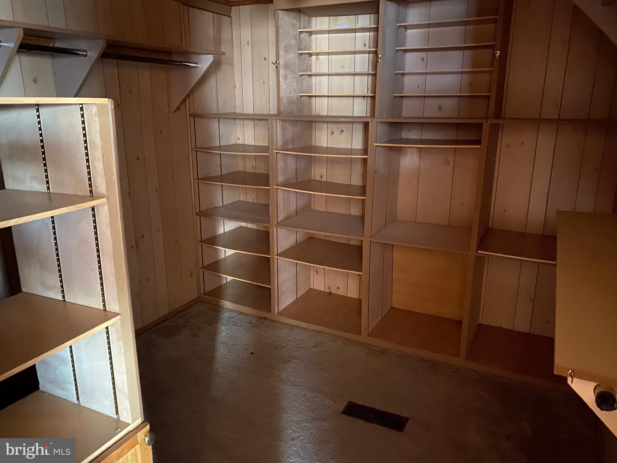 174 Deck Road Womelsdorf, PA 19567 - Photo 11 of 15 Master closet
