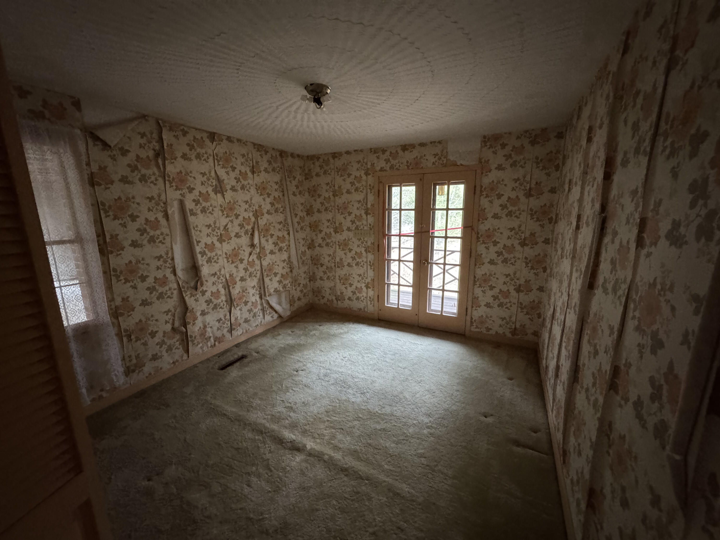 5341 Robinson Tract Road Pulaski, VA 24301 - Photo 12 of 32 a view of empty room with windows