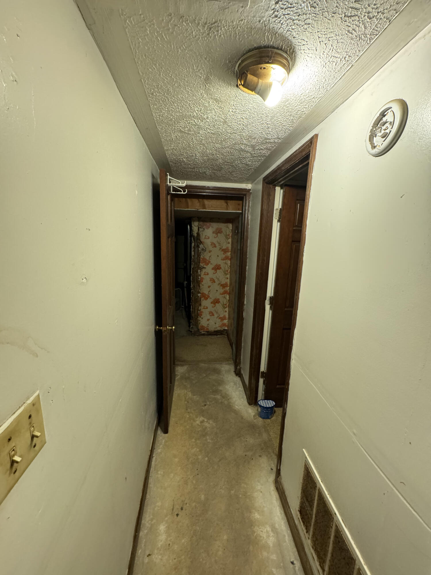 5341 Robinson Tract Road Pulaski, VA 24301 - Photo 17 of 32 a view of entryway with a hallway