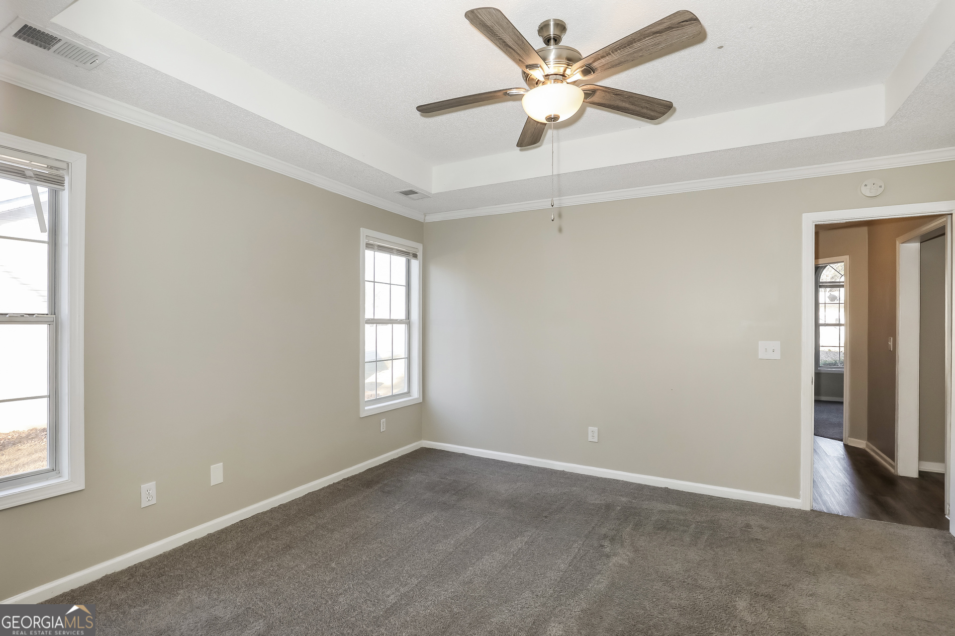 1085 Commons Court Jonesboro, GA 30238 - Photo 11 of 21 a view of an empty room with a window
