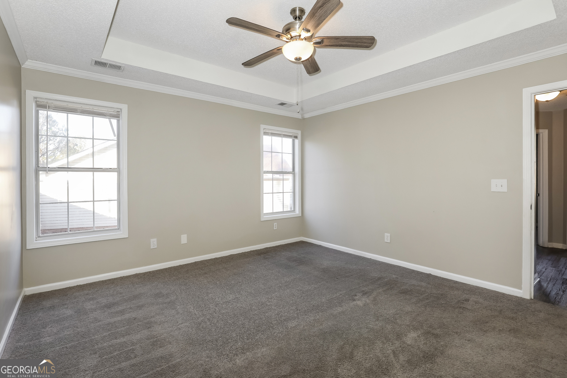 1085 Commons Court Jonesboro, GA 30238 - Photo 10 of 21 a view of an empty room with a window