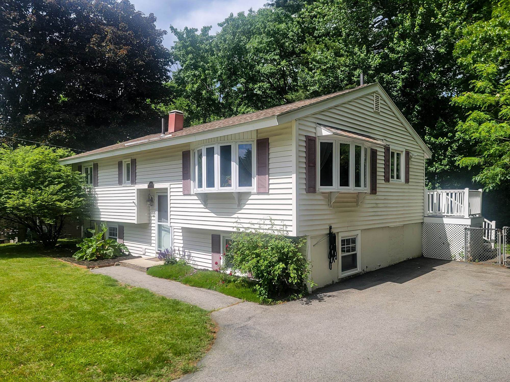 44 Cambridge Road Nashua, NH 03062 - Photo 19 of 25 Gallery Image 19