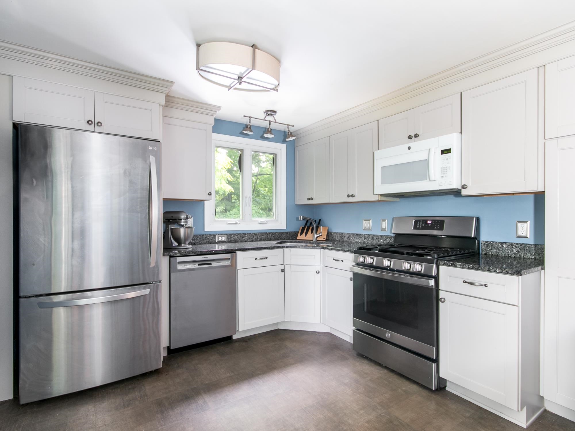 44 Cambridge Road Nashua, NH 03062 - Photo 24 of 25 Gallery Image 24