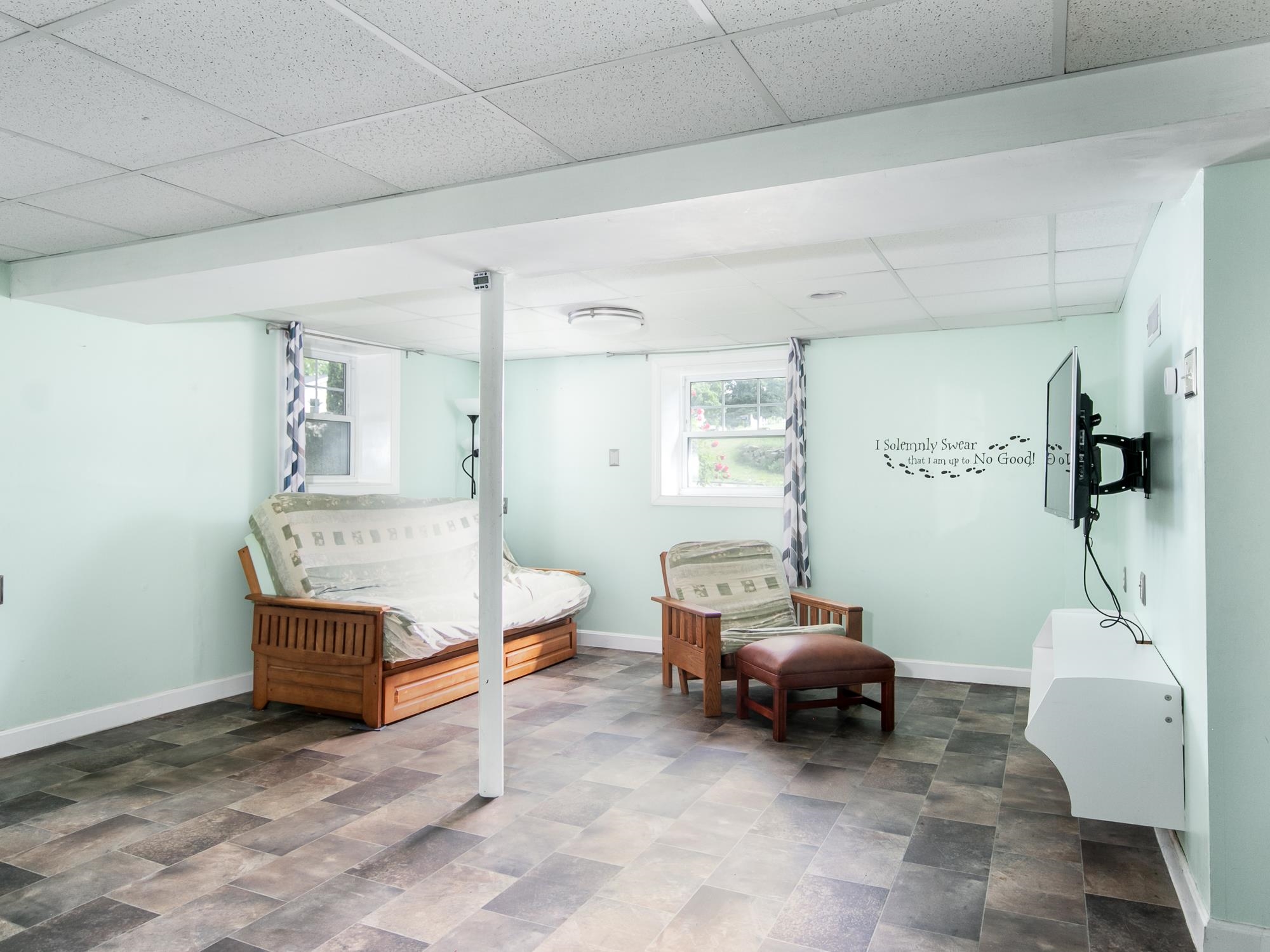 44 Cambridge Road Nashua, NH 03062 - Photo 8 of 25 Gallery Image 8