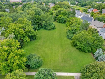 $825,000 | 5725 South Wilmette Avenue, Westmont, IL 60559