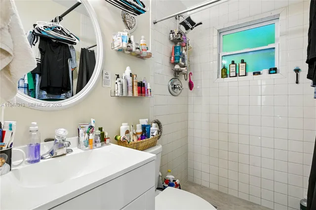 $1,100 | 702 50th Street, Unit 3, West Palm Beach, FL 33407