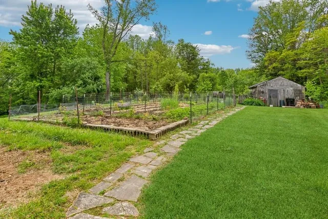 $530,000 | 6460 East Galien Buchanan Road, Buchanan, MI 49107