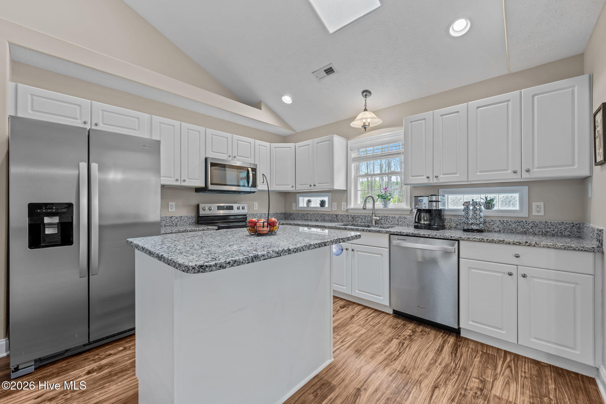 412 Neuchatel Road New Bern, NC 28562 - Photo 11 of 43 Kitchen