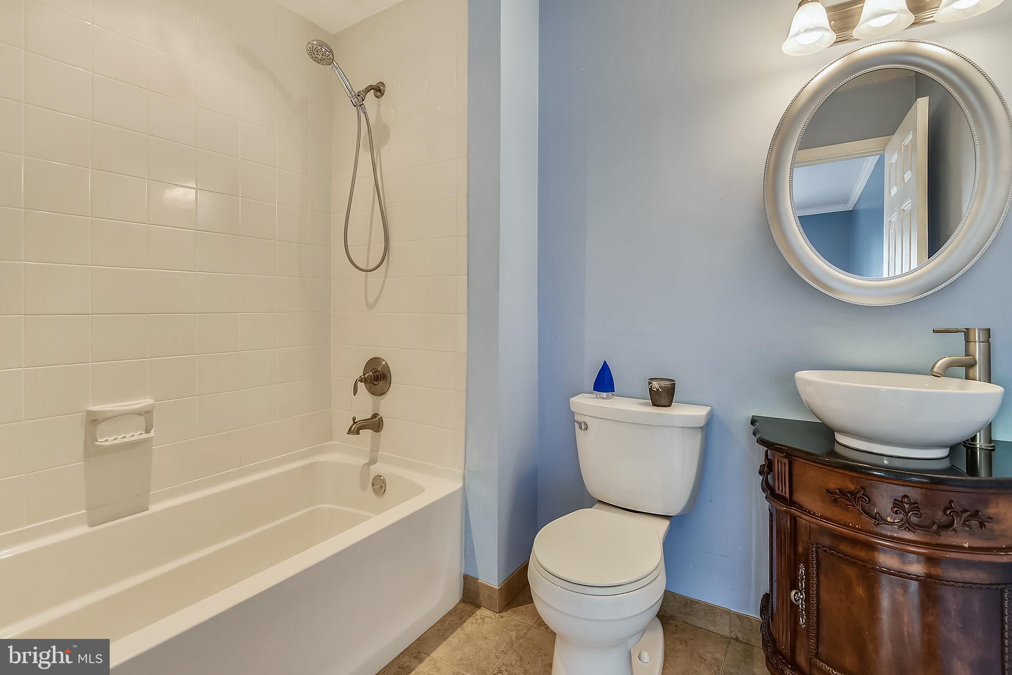7776 Old House Road Pasadena, MD 21122 - Photo 18 of 41 Private bathroom