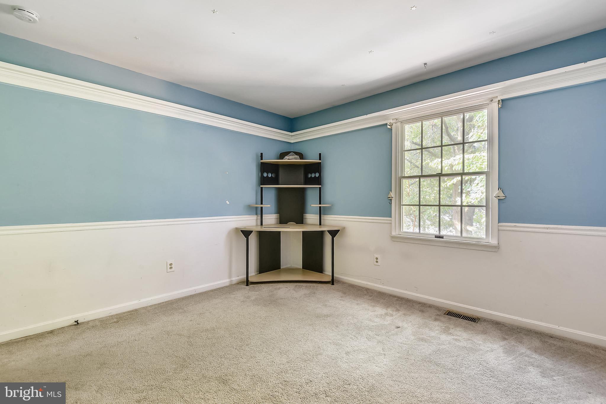 7776 Old House Road Pasadena, MD 21122 - Photo 20 of 41 Second bedroom