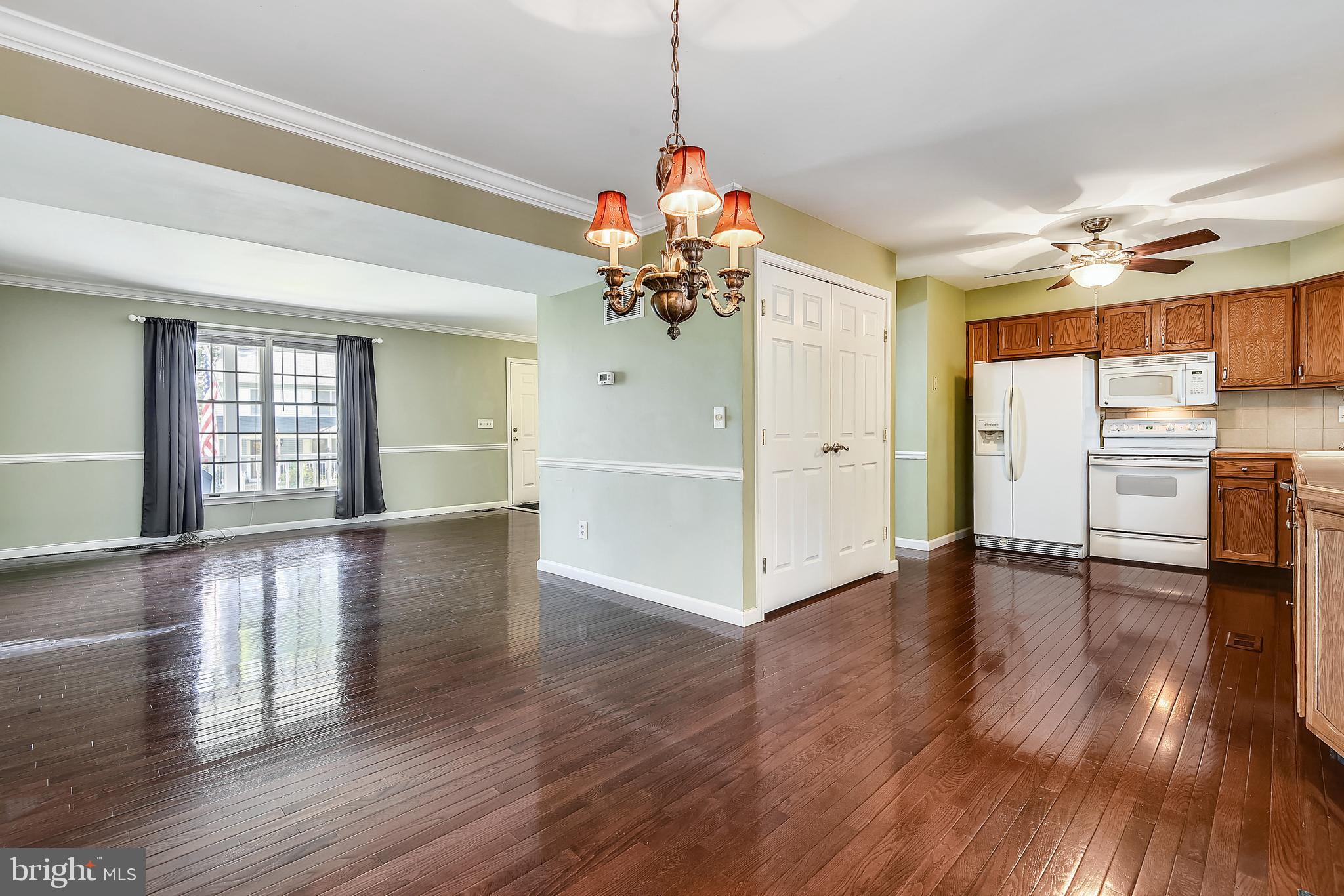 7776 Old House Road Pasadena, MD 21122 - Photo 7 of 41 Dining area