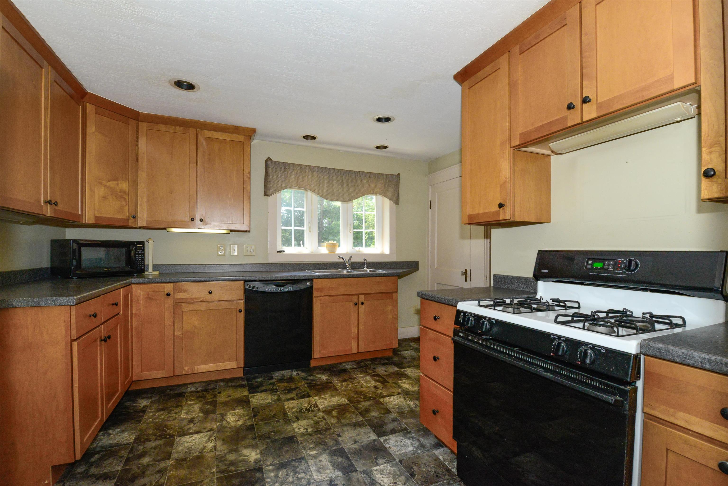 341 Main Street Fryeburg, ME 04037 - Photo 4 of 37