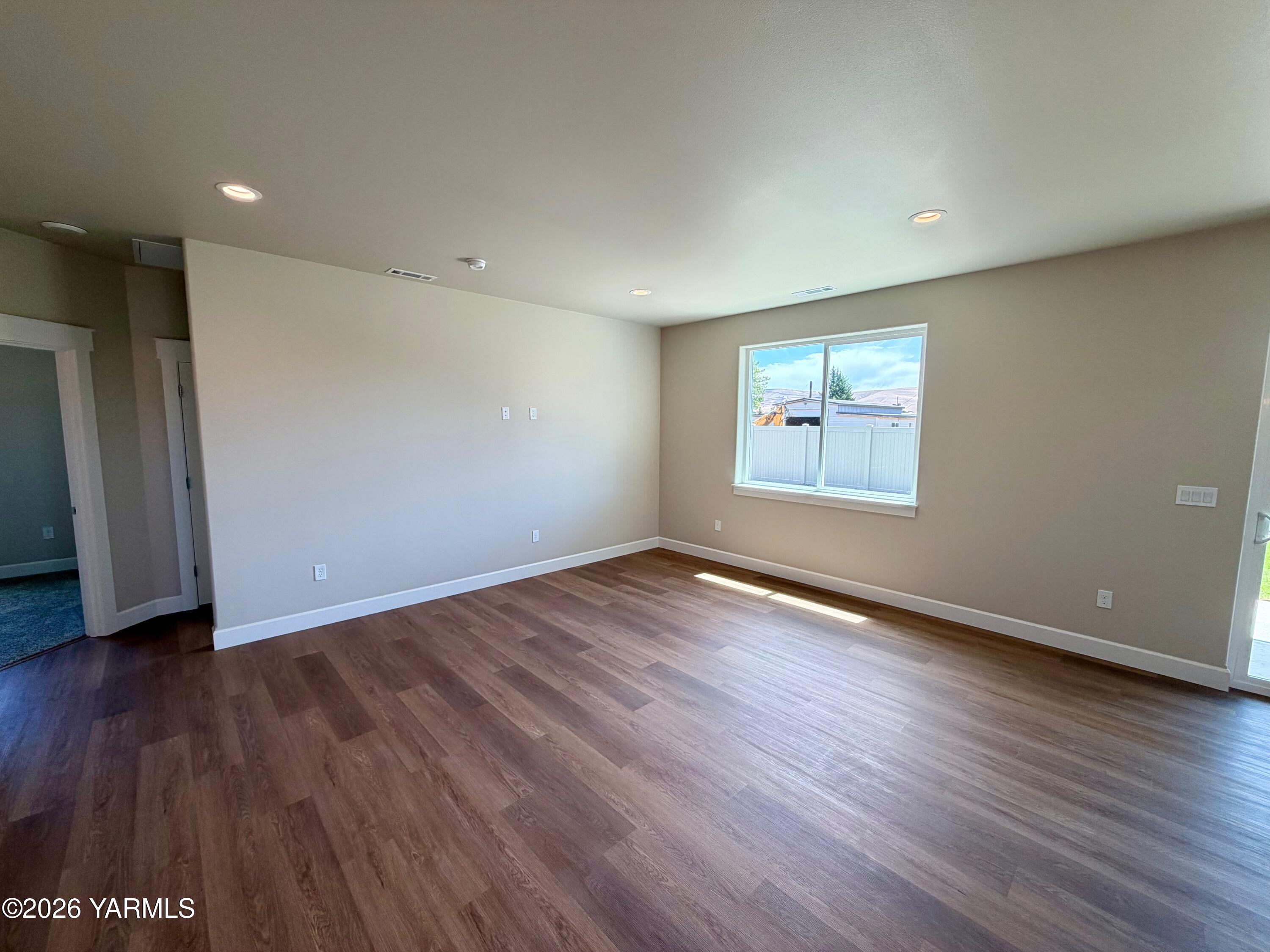 5914 Crestfields Road Yakima, WA 98903 - Photo 7 of 24 Living Room 1