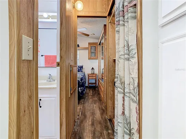 a en suite bathroom with a shower