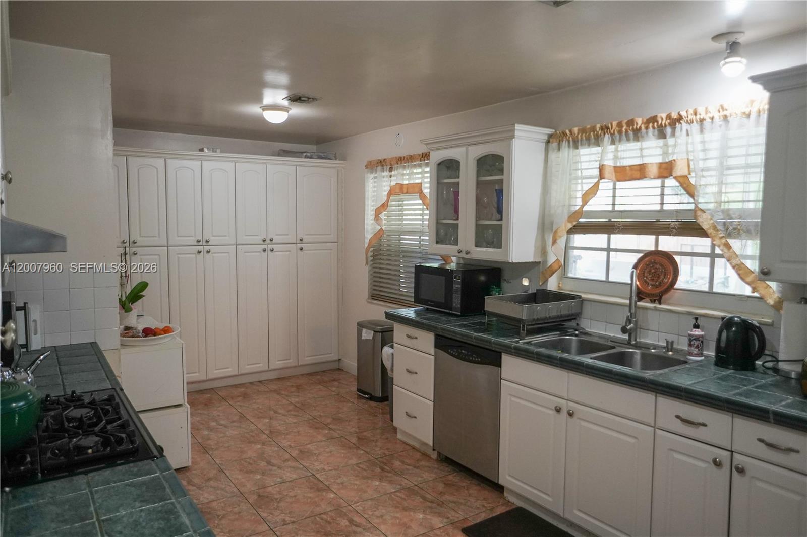 11311 Southwest 164th Terrace Miami, FL 33157 - Photo 6 of 19