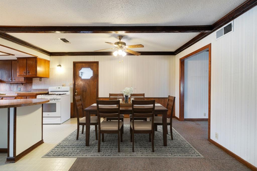 175 45th Street Southwest Paris, TX 75460 - Photo 11 of 33 Kitchen area w virtual staging