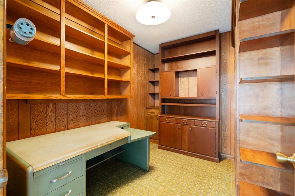 175 45th Street Southwest Paris, TX 75460 - Photo 20 of 33 Office, craft or storage room