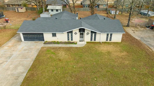 $215,000 | 175 45th Street Southwest, Paris, TX 75460