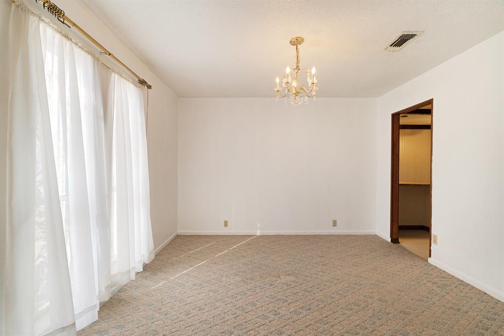 175 45th Street Southwest Paris, TX 75460 - Photo 6 of 33