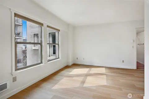 $249,000 | 505 East Denny Way, Unit A304, Seattle, WA 98122