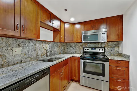 $249,000 | 505 East Denny Way, Unit A304, Seattle, WA 98122