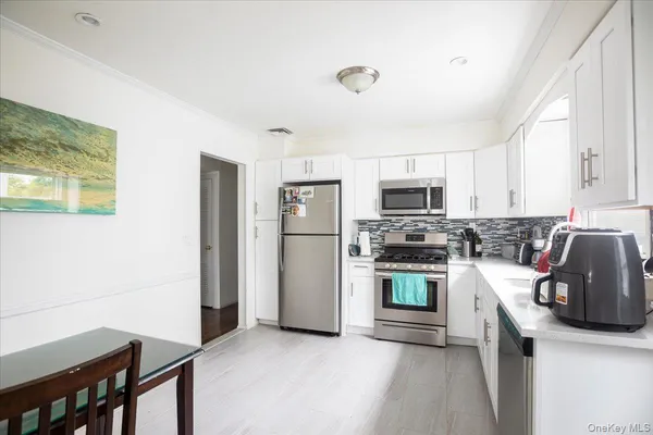 $4,000 | 525 East Beech Street, Unit 1, Long Beach, NY 11561