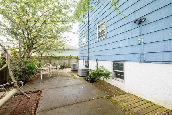 $4,000 | 525 East Beech Street, Unit 1, Long Beach, NY 11561