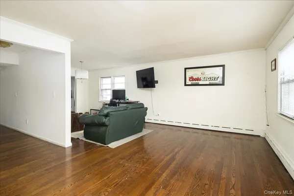 $4,000 | 525 East Beech Street, Unit 1, Long Beach, NY 11561