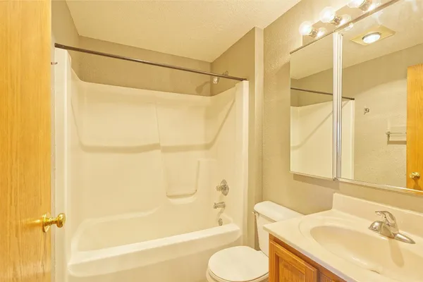 $349,900 | 160 Pacific Avenue East, Dassel, MN 55325