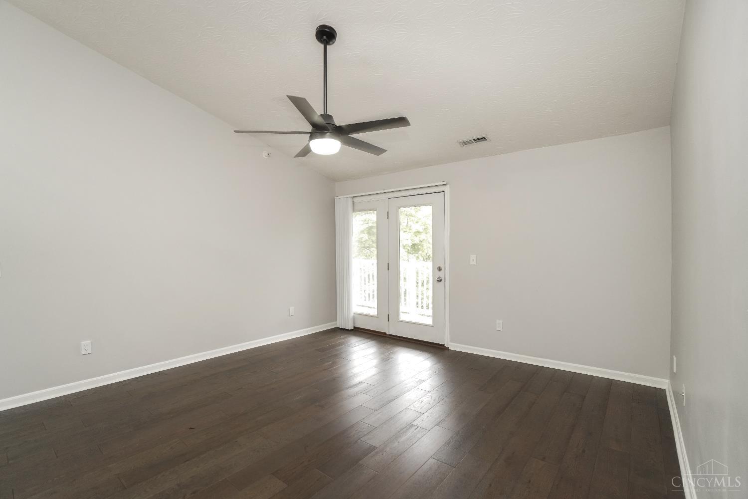 3408 North Bend Road, Unit 11 Cincinnati, OH 45247 - Photo 11 of 38 Gallery Image 11