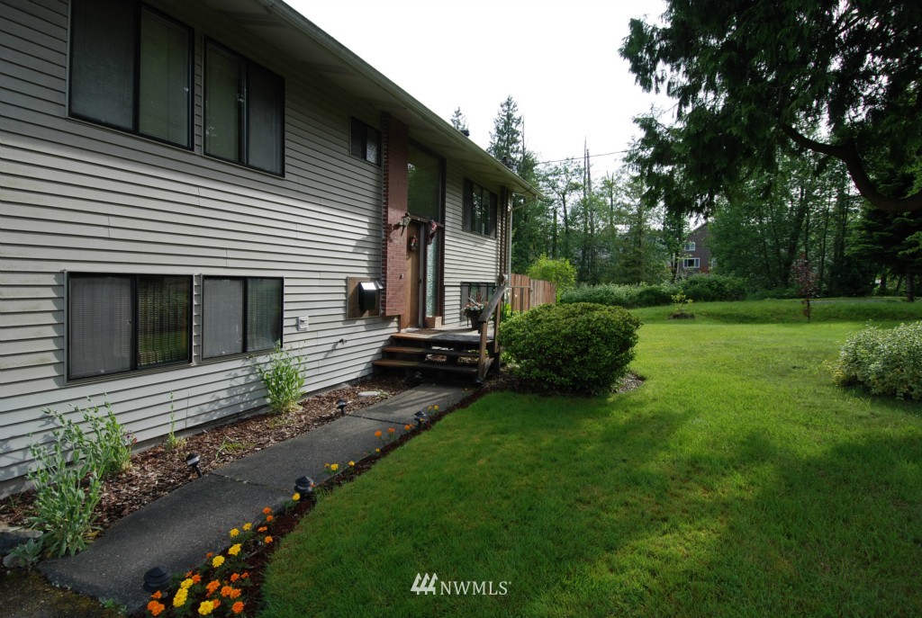 20305 Filbert Drive Bothell, WA 98012 - Photo 3 of 14