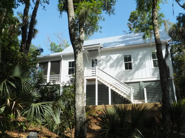$1,599,000 | 575 Pelican Court, Edisto Island, SC 29438